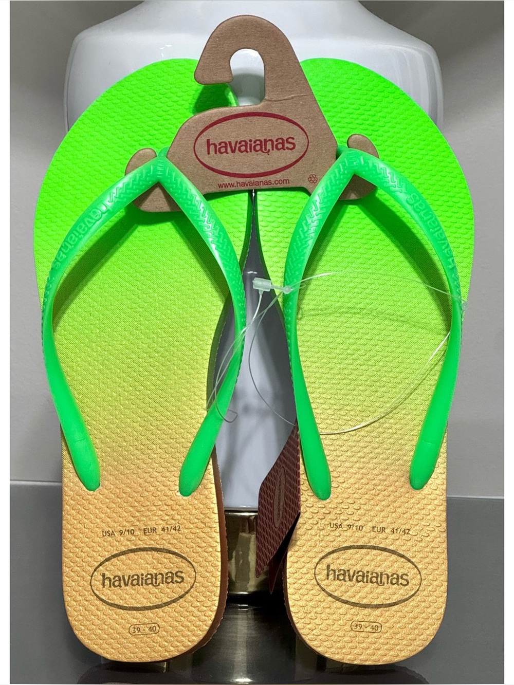 HAVAIANAS Women’s Slim Gradient White Fluorescent Electric Flip Flops, SZ 9/10